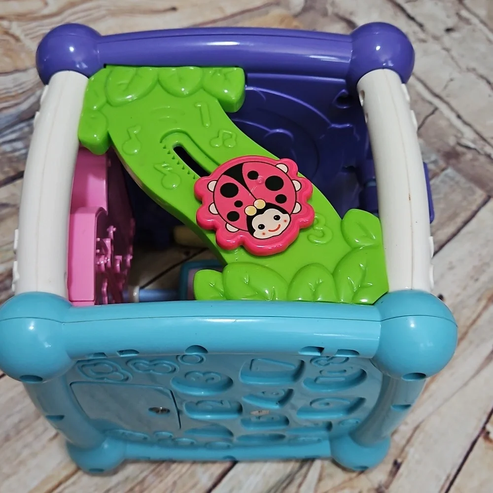 VTech Busy Learners Activity Cube, Purple‎